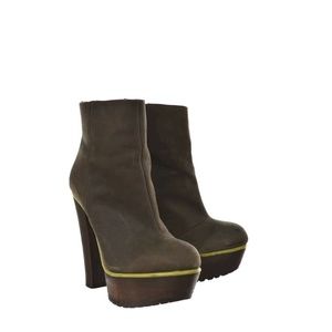 Platform boots